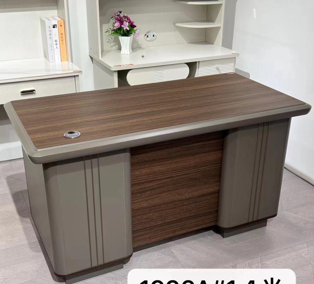 Bureau 1,4 m Bois et Taupe avec Caissons