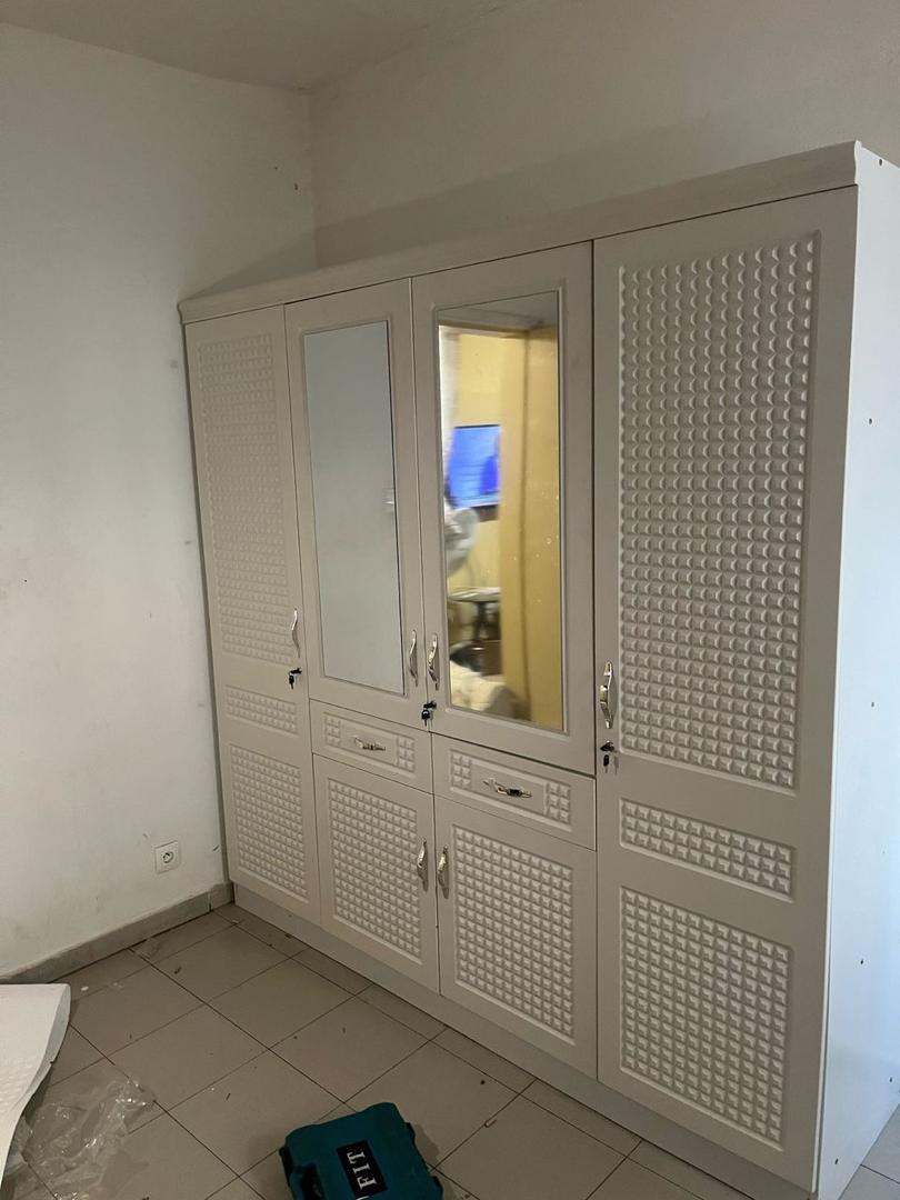 Armoire 4 Portes Blanche avec 2 Miroirs et Serrure