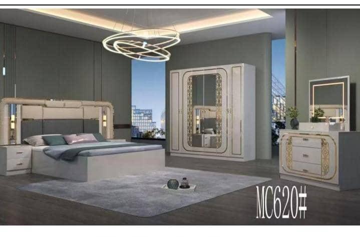 Chambre à Coucher Complète Noir & Or - Model 695