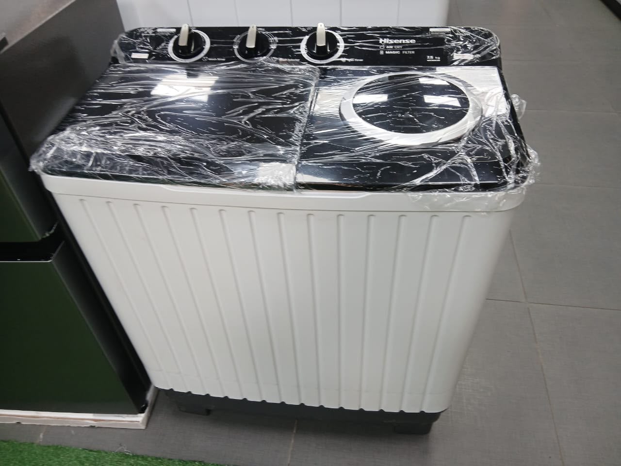 Lave-linge semi-automatique Hisense double cuve 7,5kg