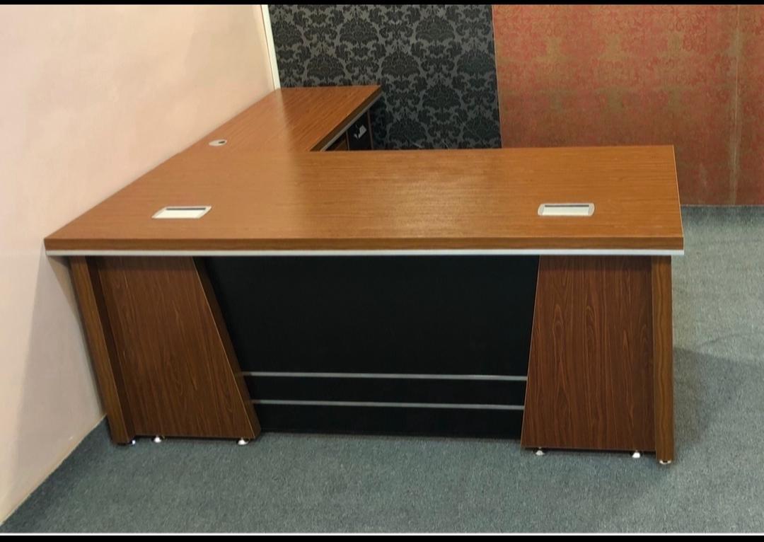 Bureau de Direction en L avec Retour et Caissons Bois et Noir