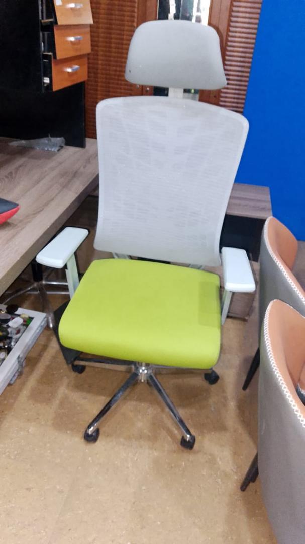 Fauteuil Ergonomique Blanc et Vert avec Appui-tête — photo 2