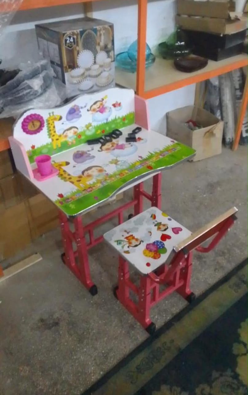 Bureau Enfant avec Chaise Réglable en Hauteur — photo 2