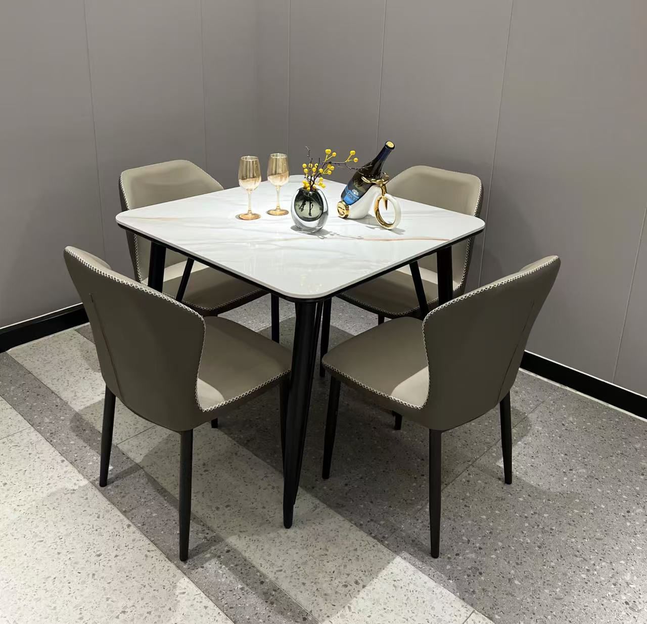 Ensemble Table à Manger Carrée Marbre + 4 Chaises Taupe